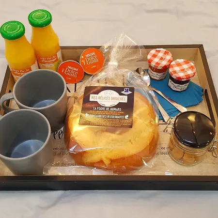 De Charme Drômoise Avec Jacuzzi Privatif Couette-café *