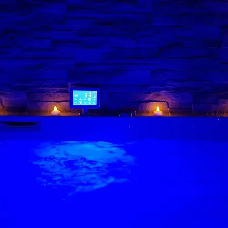 Couette-café De Charme Drômoise Avec Jacuzzi Privatif